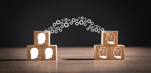 打羽毛球怎样发球最好？