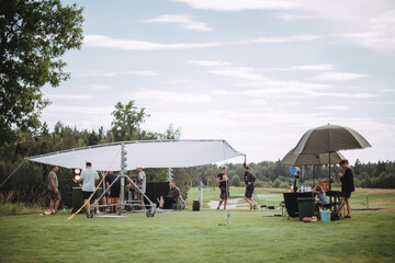 宝马5系大灯保险在哪里