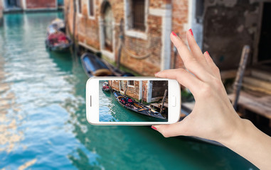 扭力梁式非独立悬架和扭力梁式后悬架有什么区别